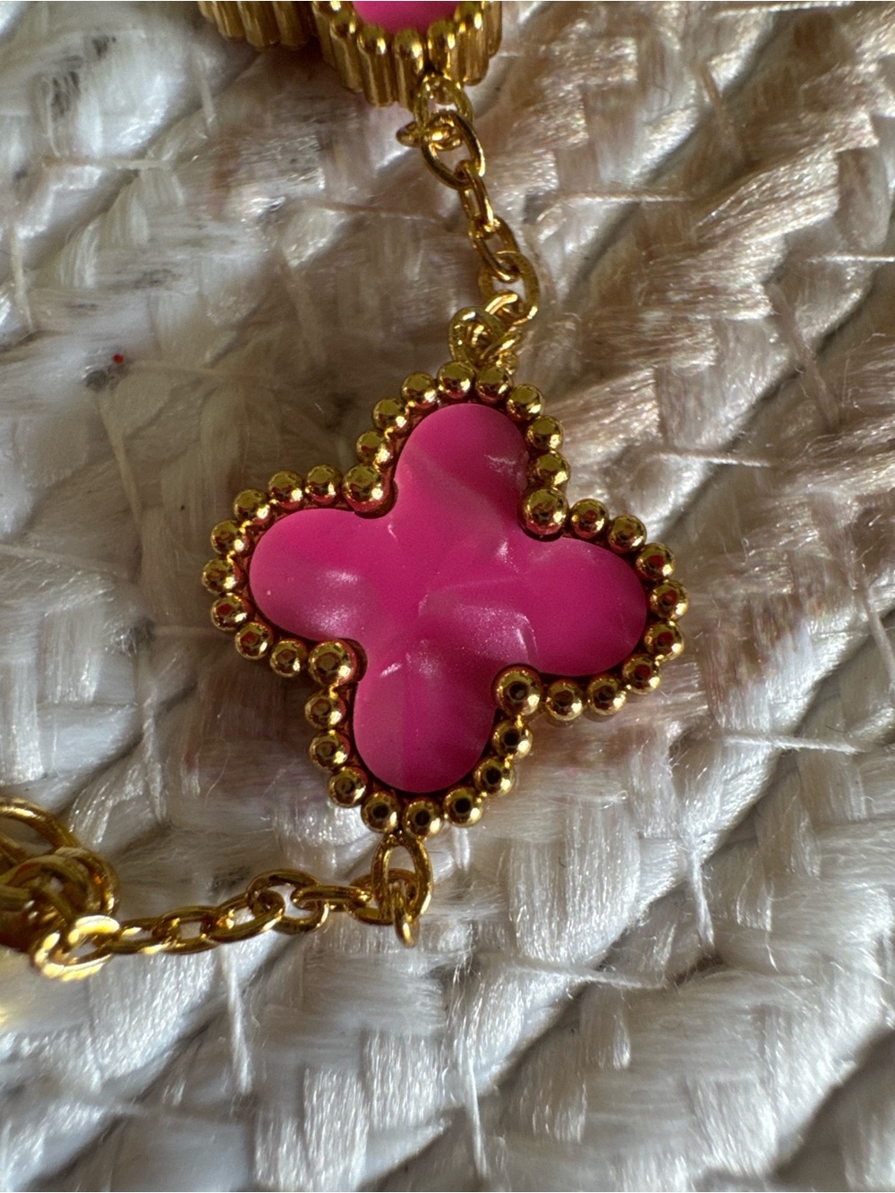 Gold Clover hot pink Enamel Bracelet - Van Cleef Style - Picture 4 of 6